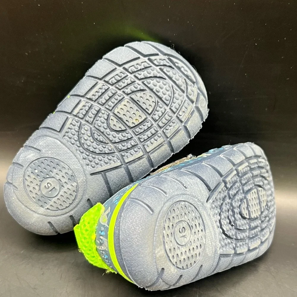 Stride Rite lightweight water